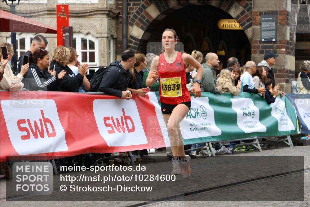 13.09.2026 - 21. swb-Marathon Bremen Strokosch-Dieckow http://msf.ph/oto/10284600 13.09.2026 10:32:31 Ziel 13543, 13582, 13632, 13639, 13622 meine-sportfotos.de