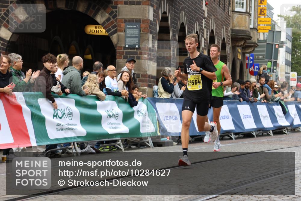 13.09.2026 - 21. swb-Marathon Bremen Strokosch-Dieckow http://msf.ph/oto/10284627 13.09.2026 10:32:33 Ziel 13543, 13564, 13582, 13632, 13639, 13550, 13599, 13622 meine-sportfotos.de