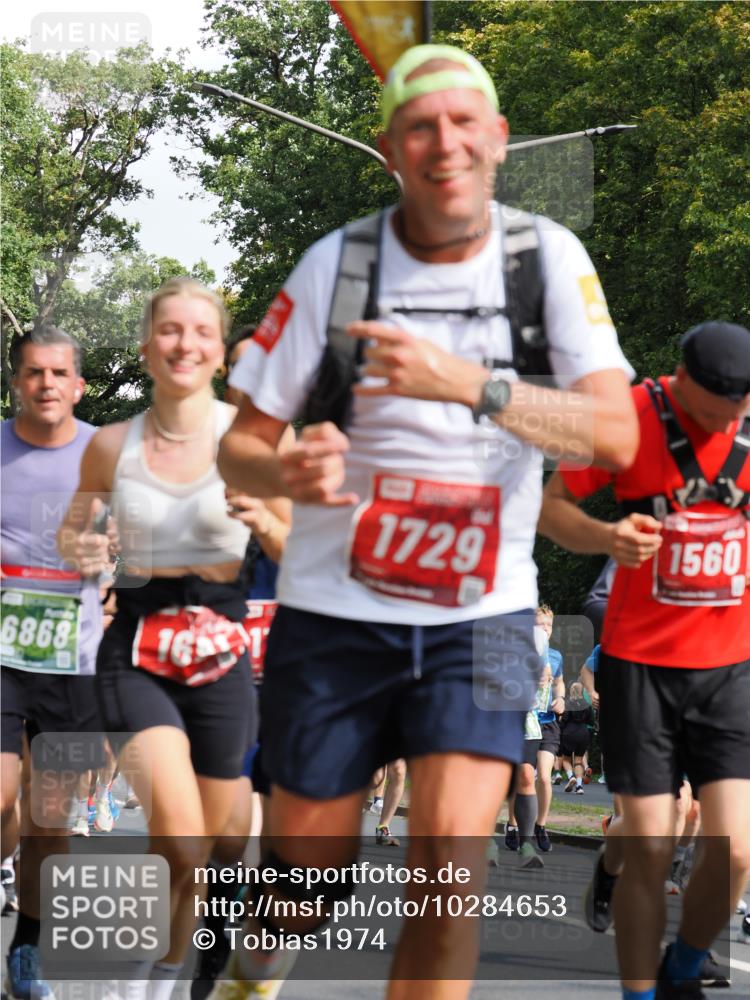 13.09.2026 - 21. swb-Marathon Bremen TobiasT http://msf.ph/oto/10284653 13.09.2026 12:09:49 Laufen 8989, 1729, 1560 meine-sportfotos.de
