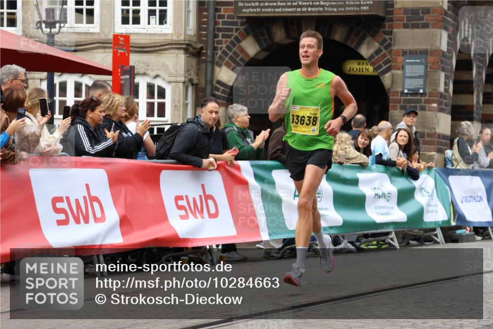 13.09.2026 - 21. swb-Marathon Bremen Strokosch-Dieckow http://msf.ph/oto/10284663 13.09.2026 10:32:34 Ziel 13543, 13564, 13582, 13632, 13638, 13639, 13550, 13599, 13622 meine-sportfotos.de