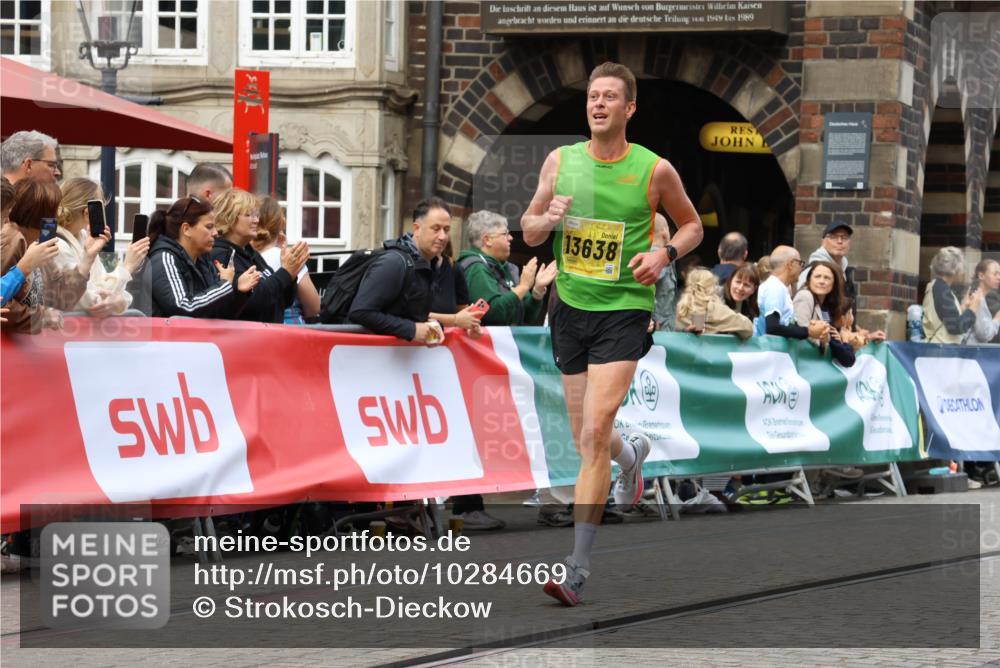 13.09.2026 - 21. swb-Marathon Bremen Strokosch-Dieckow http://msf.ph/oto/10284669 13.09.2026 10:32:35 Ziel 13543, 13564, 13582, 13632, 13638, 13639, 13550, 13599, 13622 meine-sportfotos.de