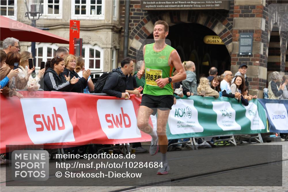13.09.2026 - 21. swb-Marathon Bremen Strokosch-Dieckow http://msf.ph/oto/10284684 13.09.2026 10:32:35 Ziel 13543, 13564, 13582, 13632, 13638, 13639, 13550, 13599, 13622 meine-sportfotos.de