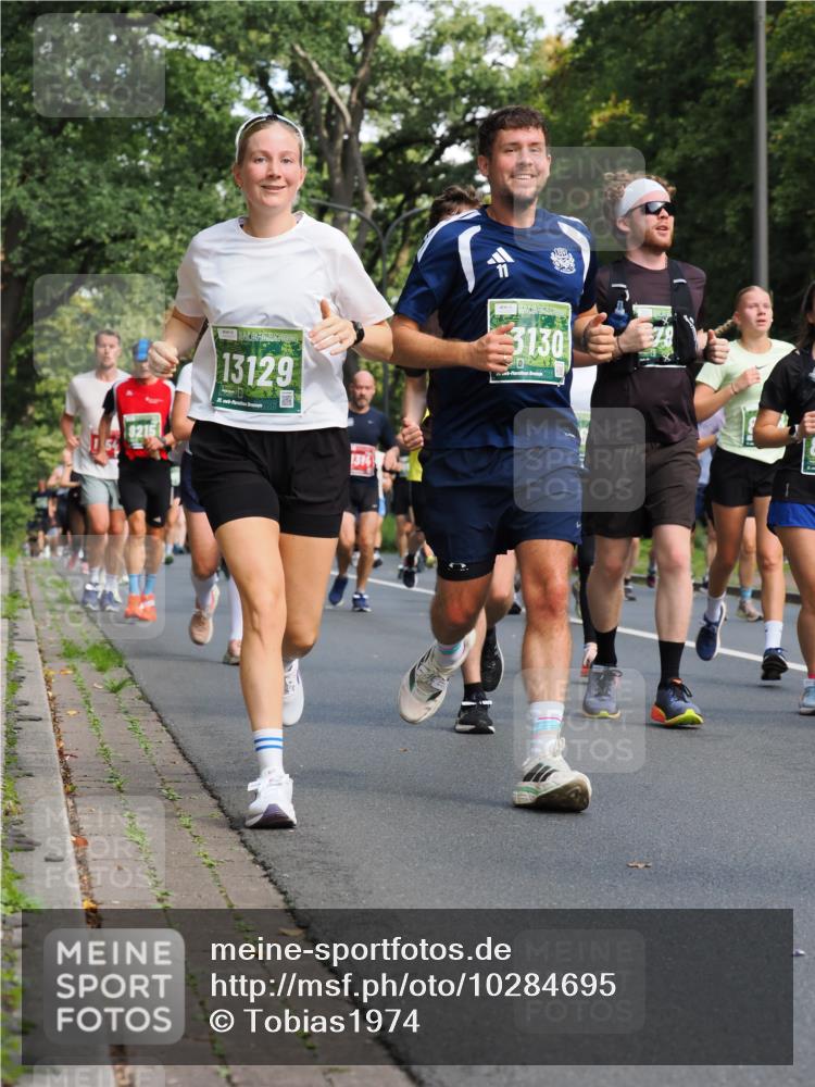13.09.2026 - 21. swb-Marathon Bremen TobiasT http://msf.ph/oto/10284695 13.09.2026 12:09:56 Laufen 13129, 21, 20, 8215, 1314, 3130 meine-sportfotos.de