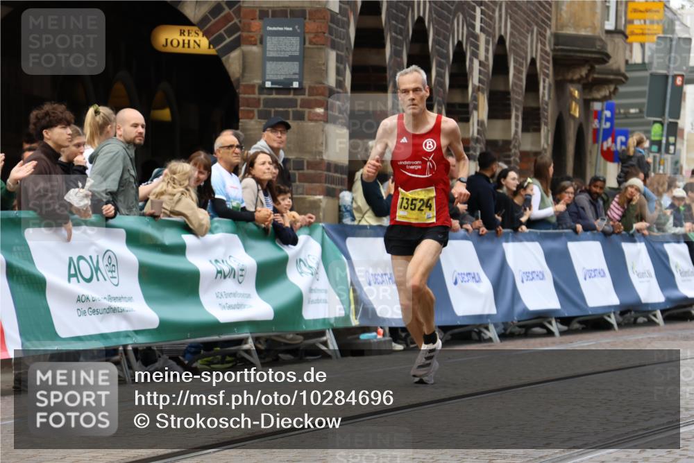 13.09.2026 - 21. swb-Marathon Bremen Strokosch-Dieckow http://msf.ph/oto/10284696 13.09.2026 10:32:39 Ziel 13564, 13638, 13639, 13550, 13581, 13599, 13622 meine-sportfotos.de