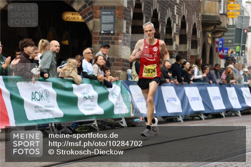 13.09.2026 - 21. swb-Marathon Bremen Strokosch-Dieckow http://msf.ph/oto/10284702 13.09.2026 10:32:39 Ziel 13564, 13638, 13639, 13550, 13581, 13599, 13622 meine-sportfotos.de