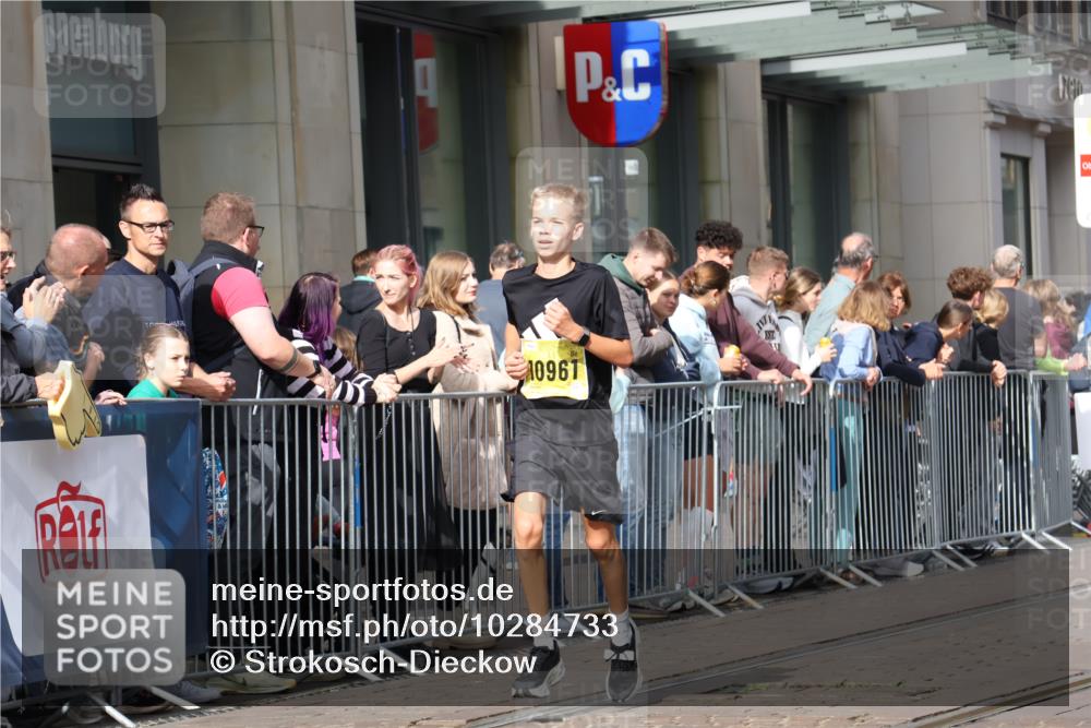 13.09.2026 - 21. swb-Marathon Bremen Strokosch-Dieckow http://msf.ph/oto/10284733 13.09.2026 10:37:08 Ziel 10502, 10961, 11619, 11854, 13608, 10961, 11654, 11738, 12520, 13568, 13606 meine-sportfotos.de