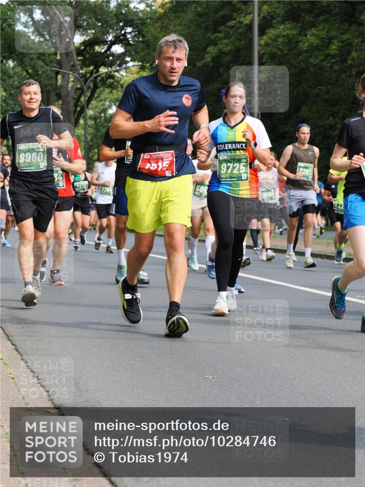 13.09.2026 - 21. swb-Marathon Bremen TobiasT http://msf.ph/oto/10284746 13.09.2026 12:10:14 Laufen 9960, 2015, 505, 9725, 9698, 7207 meine-sportfotos.de
