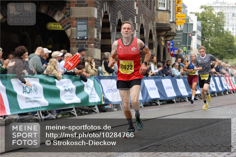 13.09.2026 - 21. swb-Marathon Bremen Strokosch-Dieckow http://msf.ph/oto/10284766 13.09.2026 10:32:57 Ziel 13524, 13622 meine-sportfotos.de