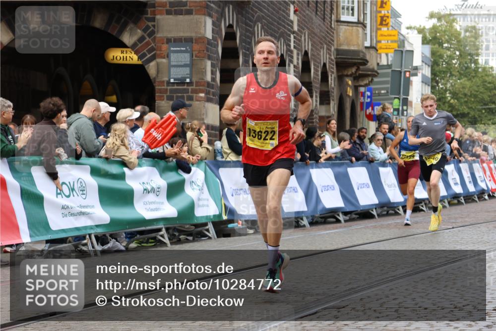 13.09.2026 - 21. swb-Marathon Bremen Strokosch-Dieckow http://msf.ph/oto/10284772 13.09.2026 10:32:57 Ziel 13524, 13622 meine-sportfotos.de
