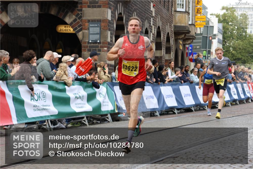 13.09.2026 - 21. swb-Marathon Bremen Strokosch-Dieckow http://msf.ph/oto/10284780 13.09.2026 10:32:57 Ziel 13524, 13622 meine-sportfotos.de