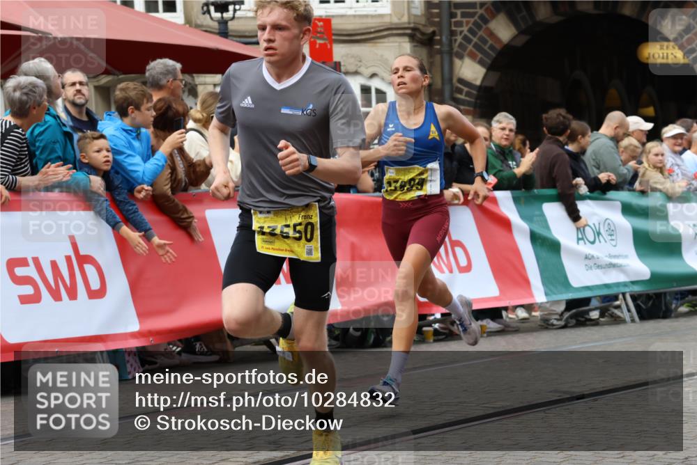 13.09.2026 - 21. swb-Marathon Bremen Strokosch-Dieckow http://msf.ph/oto/10284832 13.09.2026 10:33:00 Ziel 13524, 13550, 13599, 13622 meine-sportfotos.de
