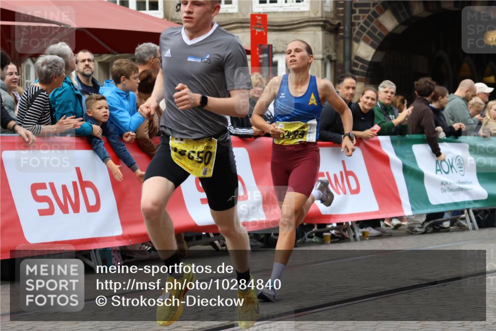 13.09.2026 - 21. swb-Marathon Bremen Strokosch-Dieckow http://msf.ph/oto/10284840 13.09.2026 10:33:00 Ziel 13524, 13550, 13599, 13622 meine-sportfotos.de