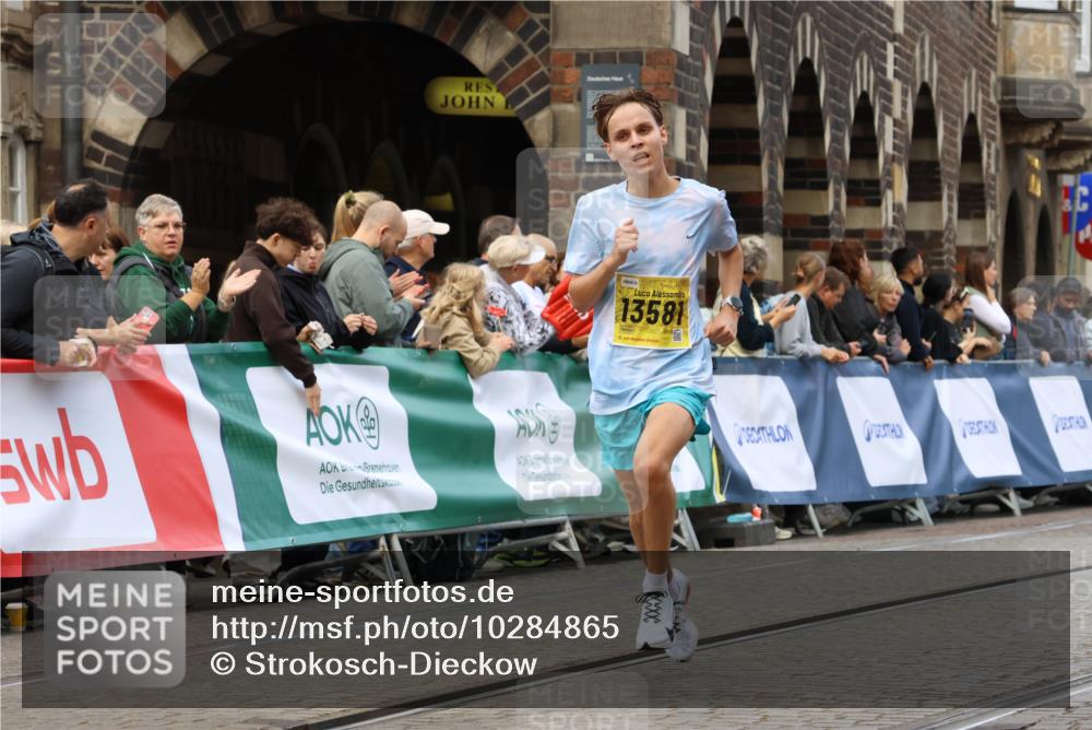 13.09.2026 - 21. swb-Marathon Bremen Strokosch-Dieckow http://msf.ph/oto/10284865 13.09.2026 10:33:02 Ziel 13550, 13581, 13599, 13622 meine-sportfotos.de