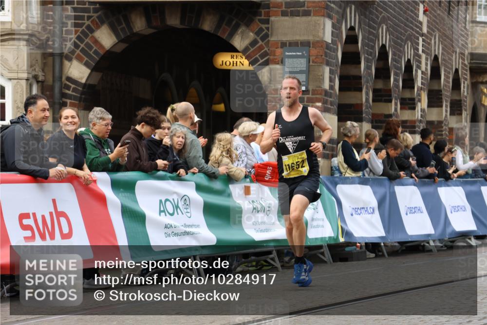 13.09.2026 - 21. swb-Marathon Bremen Strokosch-Dieckow http://msf.ph/oto/10284917 13.09.2026 10:33:36 Ziel 12459, 13530, 13541 meine-sportfotos.de