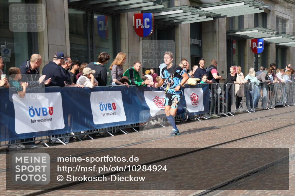 13.09.2026 - 21. swb-Marathon Bremen Strokosch-Dieckow http://msf.ph/oto/10284924 13.09.2026 10:37:26 Ziel 11083, 12538, 13535, 10502, 10961, 11619, 11854, 13608 meine-sportfotos.de