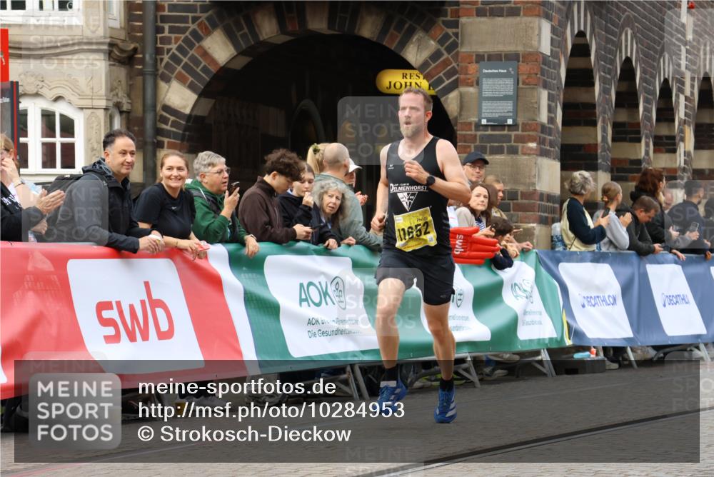 13.09.2026 - 21. swb-Marathon Bremen Strokosch-Dieckow http://msf.ph/oto/10284953 13.09.2026 10:33:36 Ziel 12459, 13530, 13541 meine-sportfotos.de