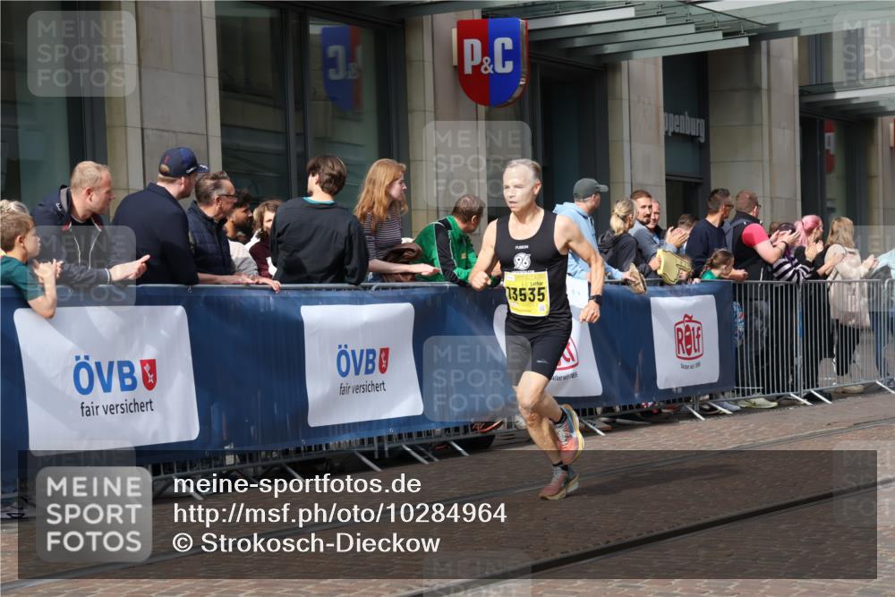 13.09.2026 - 21. swb-Marathon Bremen Strokosch-Dieckow http://msf.ph/oto/10284964 13.09.2026 10:37:47 Ziel 10302, 11083, 11142, 12538, 13551, 13559, 13584, 13587, 13636, 11619, 11854, 13535 meine-sportfotos.de