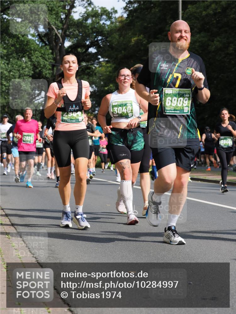 13.09.2026 - 21. swb-Marathon Bremen TobiasT http://msf.ph/oto/10284997 13.09.2026 12:10:55 Laufen 3040, 7, 6909, 71, 26 meine-sportfotos.de