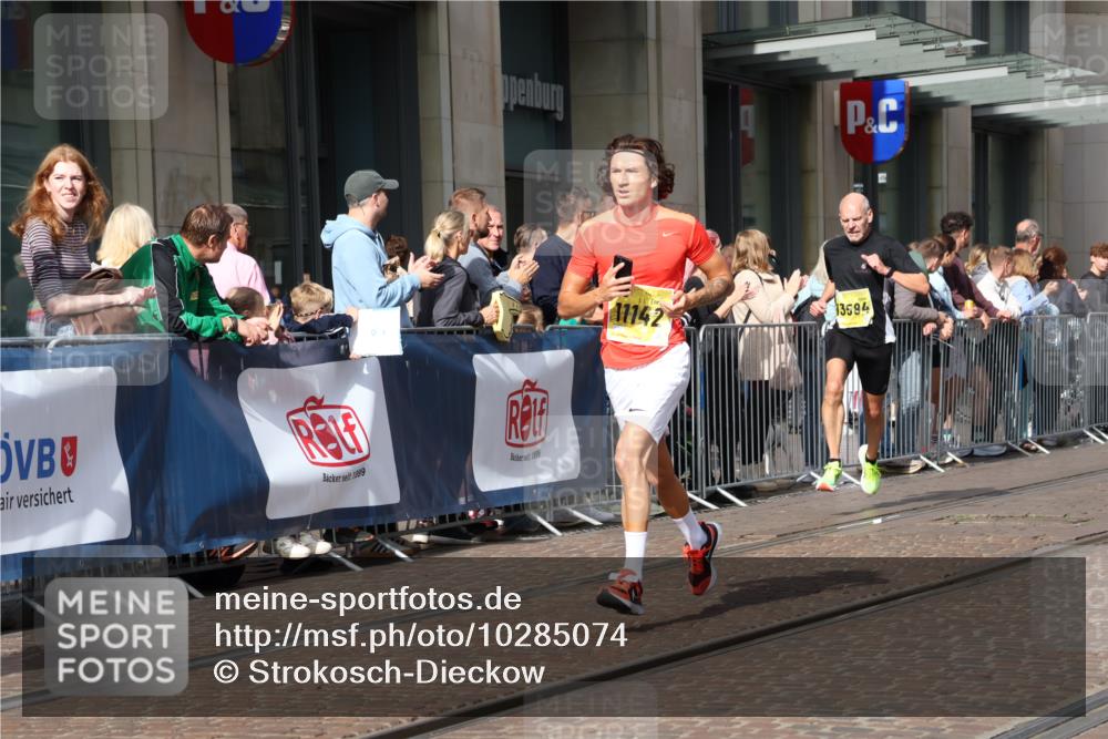 13.09.2026 - 21. swb-Marathon Bremen Strokosch-Dieckow http://msf.ph/oto/10285074 13.09.2026 10:38:03 Ziel 10302, 13507, 13553, 13559, 13636, 10302, 11083, 11142, 12538, 13535, 13551, 13584, 13587 meine-sportfotos.de