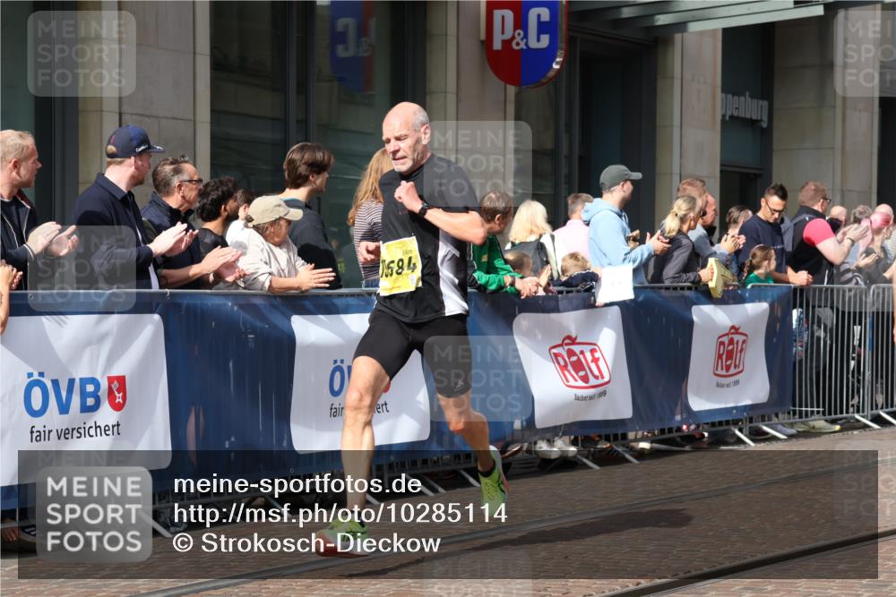 13.09.2026 - 21. swb-Marathon Bremen Strokosch-Dieckow http://msf.ph/oto/10285114 13.09.2026 10:38:05 Ziel 10441, 13507, 13553, 13559, 13636, 10302, 11083, 11142, 12538, 13535, 13551, 13559, 13584, 13587 meine-sportfotos.de