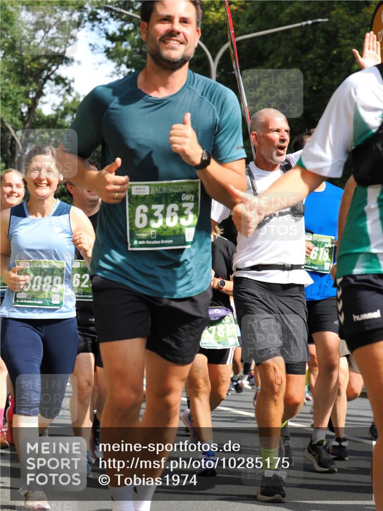 13.09.2026 - 21. swb-Marathon Bremen TobiasT http://msf.ph/oto/10285175 13.09.2026 12:11:16 Laufen 308062, 3089, 62, 8200, 21, 26, 6363, 21 meine-sportfotos.de