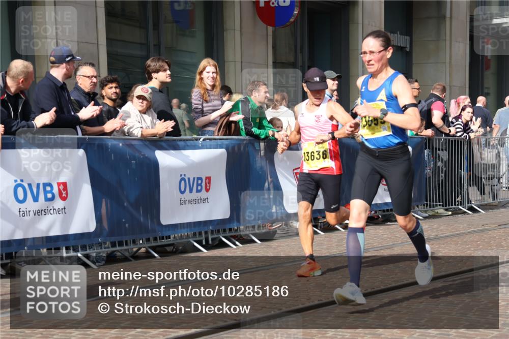 13.09.2026 - 21. swb-Marathon Bremen Strokosch-Dieckow http://msf.ph/oto/10285186 13.09.2026 10:38:08 Ziel 10441, 13507, 13539, 13553, 10302, 11083, 11142, 12538, 13535, 13551, 13559, 13584, 13587, 13636 meine-sportfotos.de