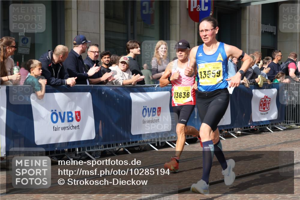 13.09.2026 - 21. swb-Marathon Bremen Strokosch-Dieckow http://msf.ph/oto/10285194 13.09.2026 10:38:08 Ziel 10441, 13507, 13539, 13553, 10302, 11083, 11142, 12538, 13535, 13551, 13559, 13584, 13587, 13636 meine-sportfotos.de