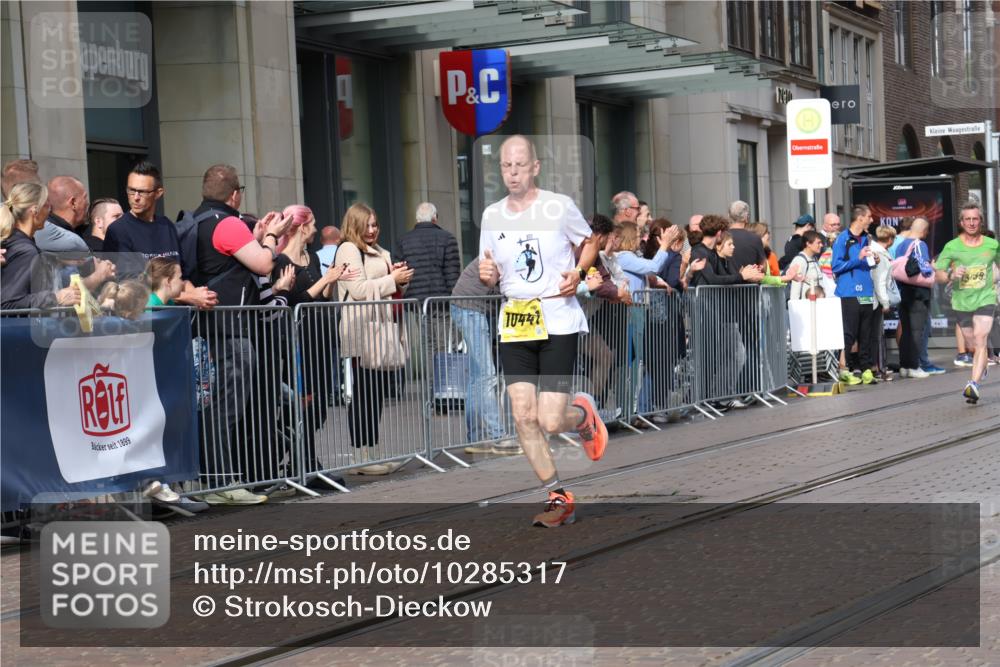 13.09.2026 - 21. swb-Marathon Bremen Strokosch-Dieckow http://msf.ph/oto/10285317 13.09.2026 10:38:29 Ziel 10441, 10782, 10926, 11127, 11338, 12370, 13539, 10441, 13507, 13553, 13559, 13636 meine-sportfotos.de