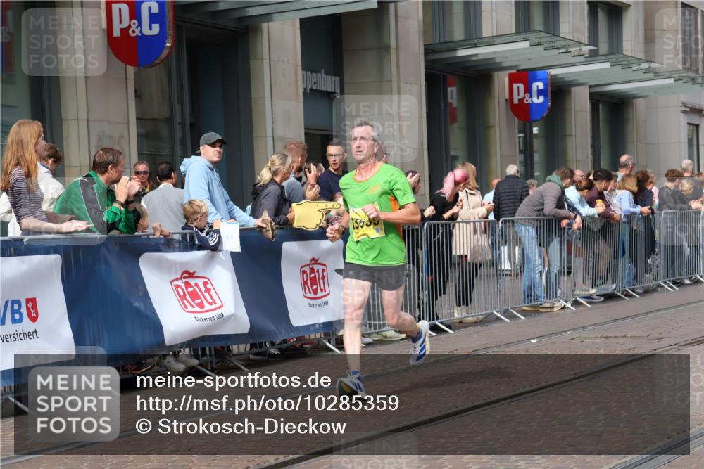 13.09.2026 - 21. swb-Marathon Bremen Strokosch-Dieckow http://msf.ph/oto/10285359 13.09.2026 10:38:33 Ziel 10782, 10926, 11127, 11338, 12370, 10441, 13507, 13539, 13553 meine-sportfotos.de