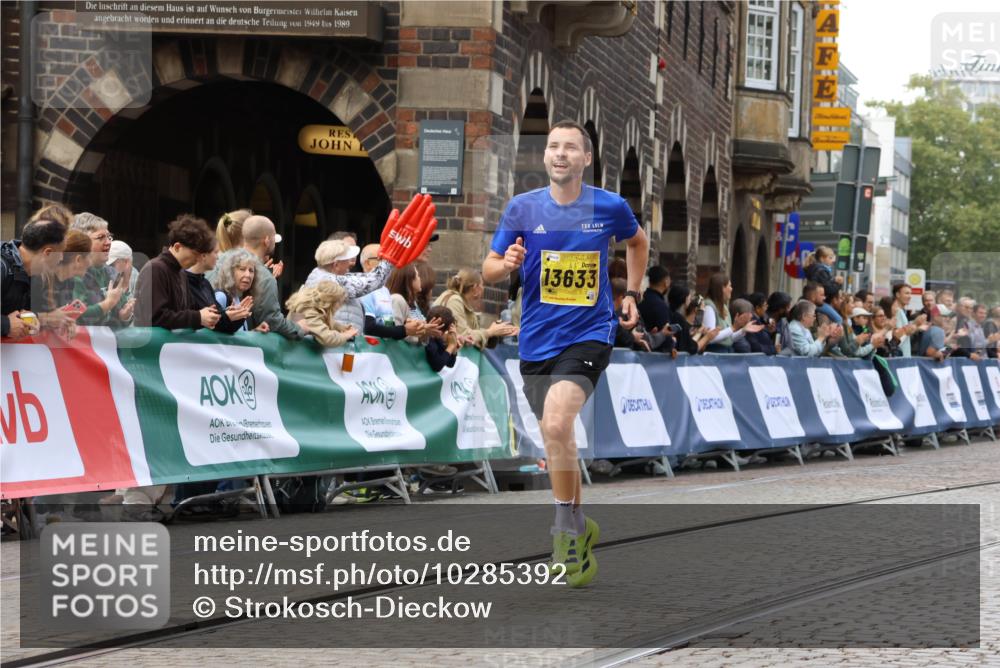13.09.2026 - 21. swb-Marathon Bremen Strokosch-Dieckow http://msf.ph/oto/10285392 13.09.2026 10:34:29 Ziel 13605, 13610, 13633, 10818, 12540, 13637 meine-sportfotos.de