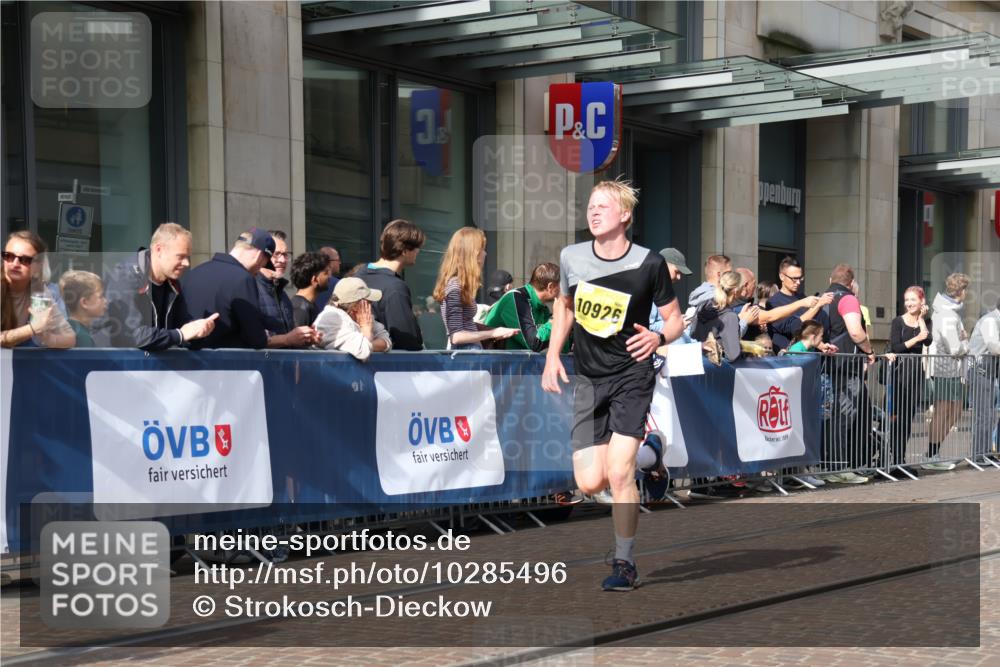 13.09.2026 - 21. swb-Marathon Bremen Strokosch-Dieckow http://msf.ph/oto/10285496 13.09.2026 10:38:50 Ziel 10782, 11227, 11338, 11454, 12003, 13641, 10441, 10926, 11127, 12370, 13539 meine-sportfotos.de