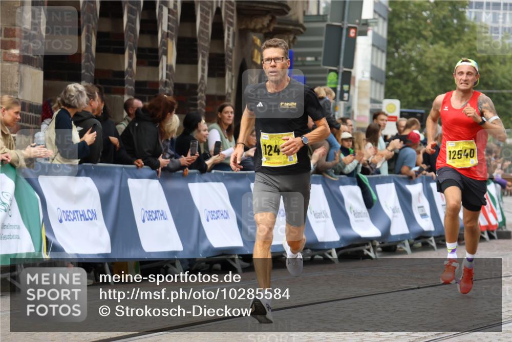 13.09.2026 - 21. swb-Marathon Bremen Strokosch-Dieckow http://msf.ph/oto/10285584 13.09.2026 10:34:54 Ziel 10818, 11418, 13637, 10261, 10262, 13505, 13560, 13601, 13625 meine-sportfotos.de