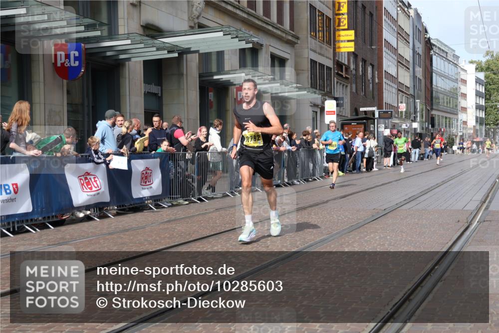 13.09.2026 - 21. swb-Marathon Bremen Strokosch-Dieckow http://msf.ph/oto/10285603 13.09.2026 10:39:02 Ziel 11227, 11454, 11713, 12404, 13556, 13641, 10782, 10926, 11127, 11338, 12003, 12370 meine-sportfotos.de