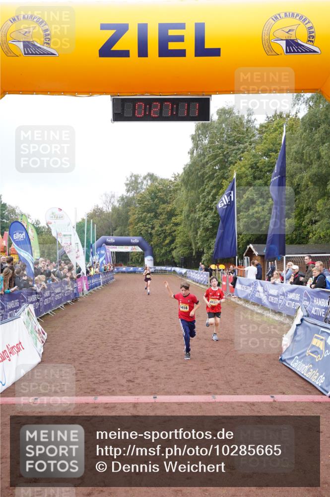 13.09.2026 - Airport Race Dennis Weichert http://msf.ph/oto/10285665 13.09.2026 10:27:44 Ziel 4187, 5418, 5476 meine-sportfotos.de