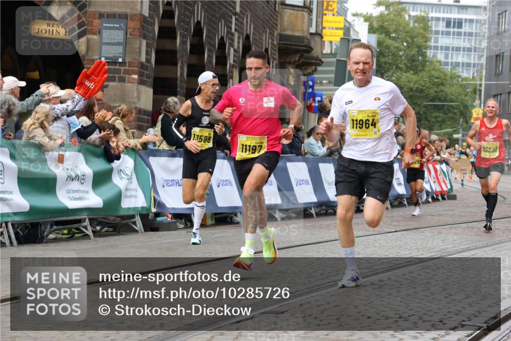 13.09.2026 - 21. swb-Marathon Bremen Strokosch-Dieckow http://msf.ph/oto/10285726 13.09.2026 10:35:03 Ziel 10818, 11197, 11964, 12358, 12413, 12540, 13637, 10261, 10262, 10994, 11512, 13505, 13560 meine-sportfotos.de
