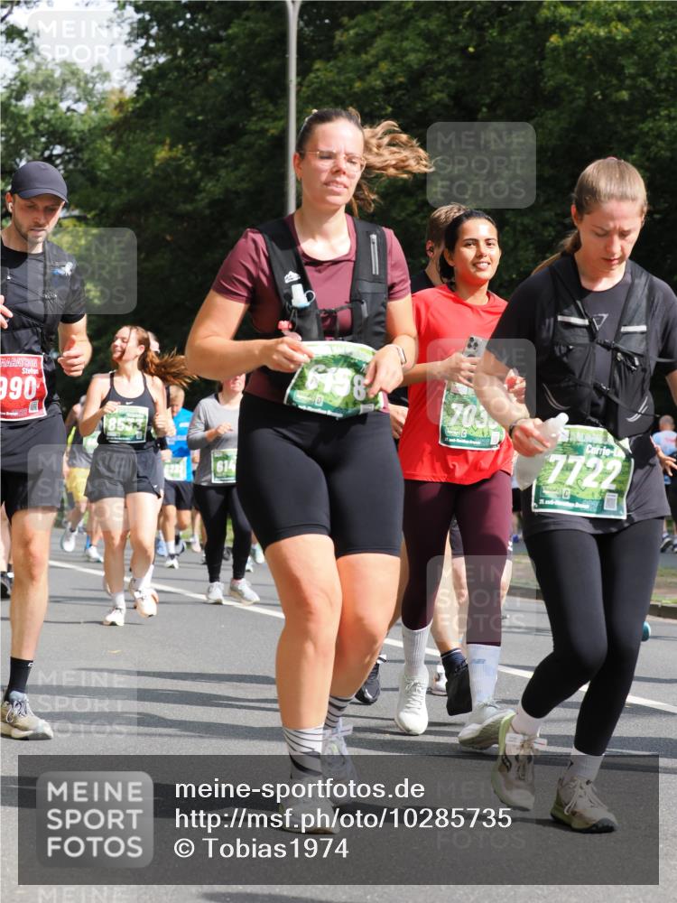 13.09.2026 - 21. swb-Marathon Bremen TobiasT http://msf.ph/oto/10285735 13.09.2026 12:14:13 Laufen 990, 614, 703, 7727 meine-sportfotos.de