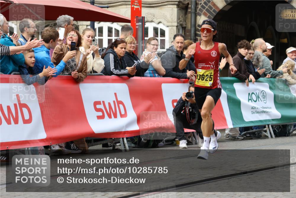 13.09.2026 - 21. swb-Marathon Bremen Strokosch-Dieckow http://msf.ph/oto/10285785 13.09.2026 10:35:08 Ziel 10818, 11197, 11964, 12358, 12413, 12540, 13588, 13601, 13625, 13637, 10994, 11068, 11176, 11512, 13514, 13540, 13590, 13619 meine-sportfotos.de
