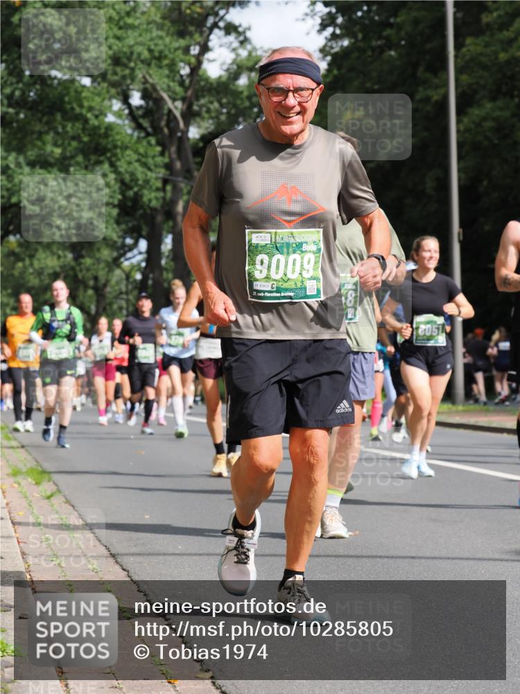 13.09.2026 - 21. swb-Marathon Bremen TobiasT http://msf.ph/oto/10285805 13.09.2026 12:14:33 Laufen 9009, 9009, 8969, 21, 026, 8051 meine-sportfotos.de