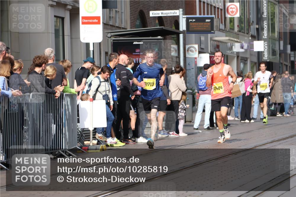 13.09.2026 - 21. swb-Marathon Bremen Strokosch-Dieckow http://msf.ph/oto/10285819 13.09.2026 10:39:21 Ziel 11713, 12339, 12404, 13513, 13642, 11227, 11454, 12003, 13556, 13641 meine-sportfotos.de