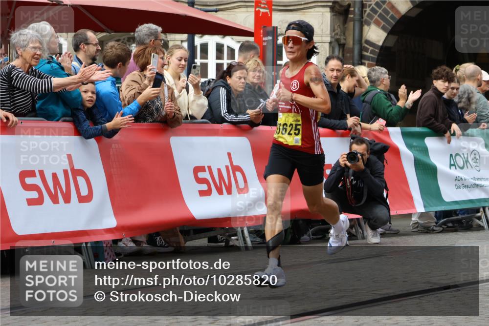 13.09.2026 - 21. swb-Marathon Bremen Strokosch-Dieckow http://msf.ph/oto/10285820 13.09.2026 10:35:08 Ziel 10818, 11197, 11964, 12358, 12413, 12540, 13588, 13601, 13625, 13637, 10994, 11068, 11176, 11512, 13514, 13540, 13590, 13619 meine-sportfotos.de