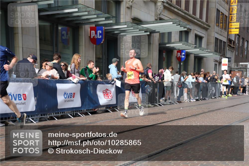 13.09.2026 - 21. swb-Marathon Bremen Strokosch-Dieckow http://msf.ph/oto/10285865 13.09.2026 10:39:27 Ziel 11198, 12144, 12339, 12404, 13513, 13519, 13642, 11227, 11454, 11713, 12404, 13556, 13641 meine-sportfotos.de