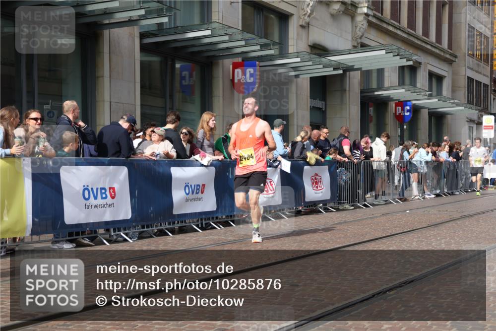 13.09.2026 - 21. swb-Marathon Bremen Strokosch-Dieckow http://msf.ph/oto/10285876 13.09.2026 10:39:28 Ziel 11198, 11721, 12144, 12339, 13513, 13519, 13642, 11227, 11454, 11713, 12404, 13556, 13641 meine-sportfotos.de