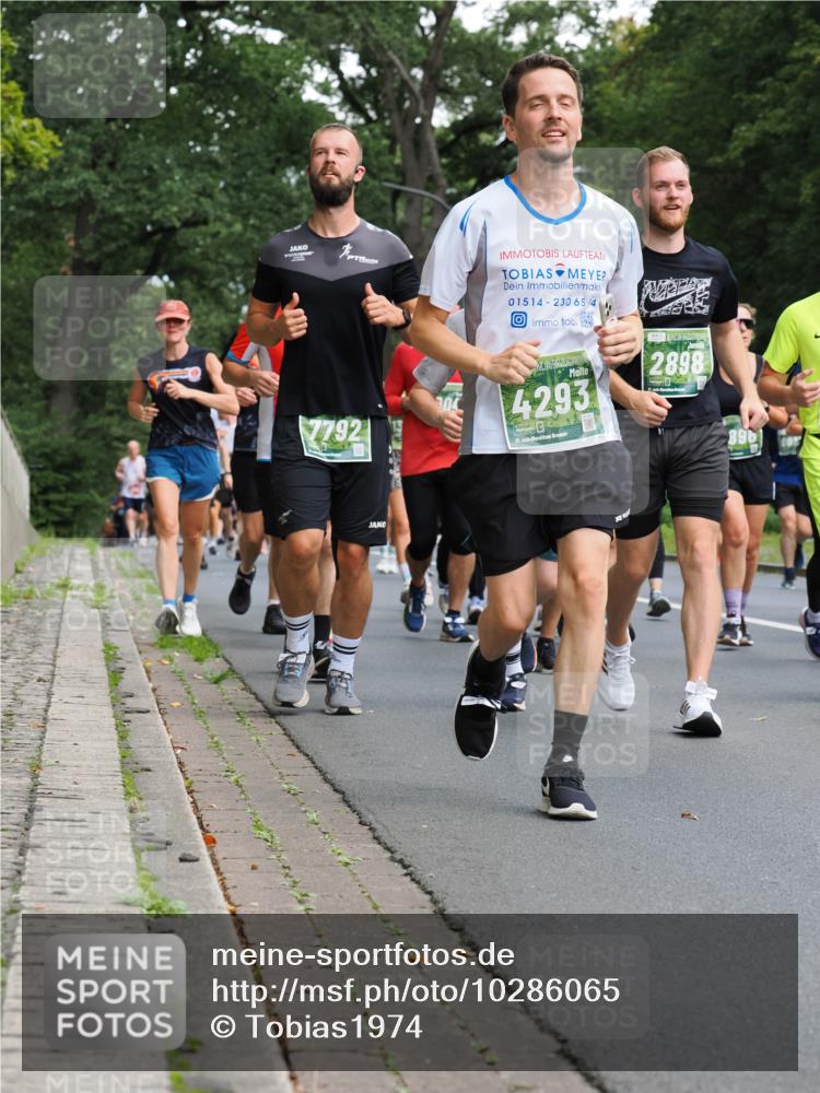 13.09.2026 - 21. swb-Marathon Bremen TobiasT http://msf.ph/oto/10286065 13.09.2026 12:16:34 Laufen 01514, 230, 65, 4, 7792, 4293, 21, 2898, 89 meine-sportfotos.de