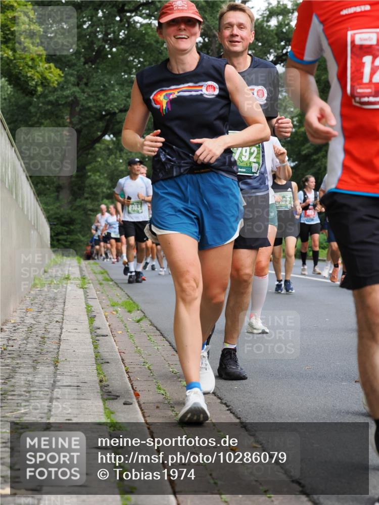 13.09.2026 - 21. swb-Marathon Bremen TobiasT http://msf.ph/oto/10286079 13.09.2026 12:16:38 Laufen 8103, 792, 12 meine-sportfotos.de