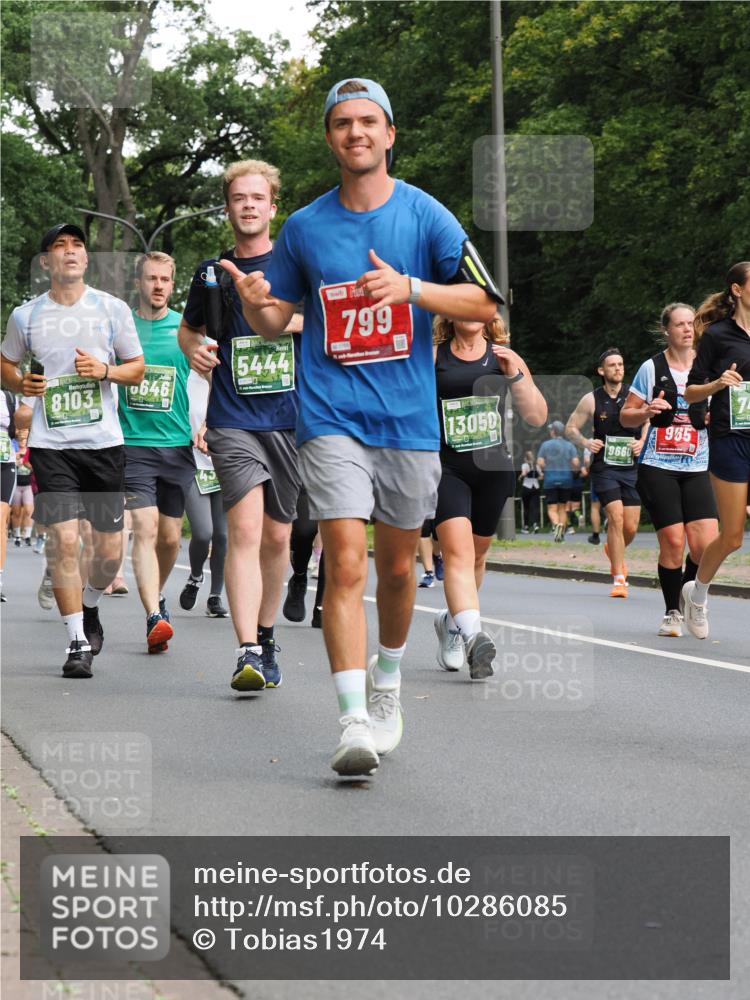 13.09.2026 - 21. swb-Marathon Bremen TobiasT http://msf.ph/oto/10286085 13.09.2026 12:16:42 Laufen 8103, 0646, 5444, 799, 1, 7, 13050, 985, 9660 meine-sportfotos.de