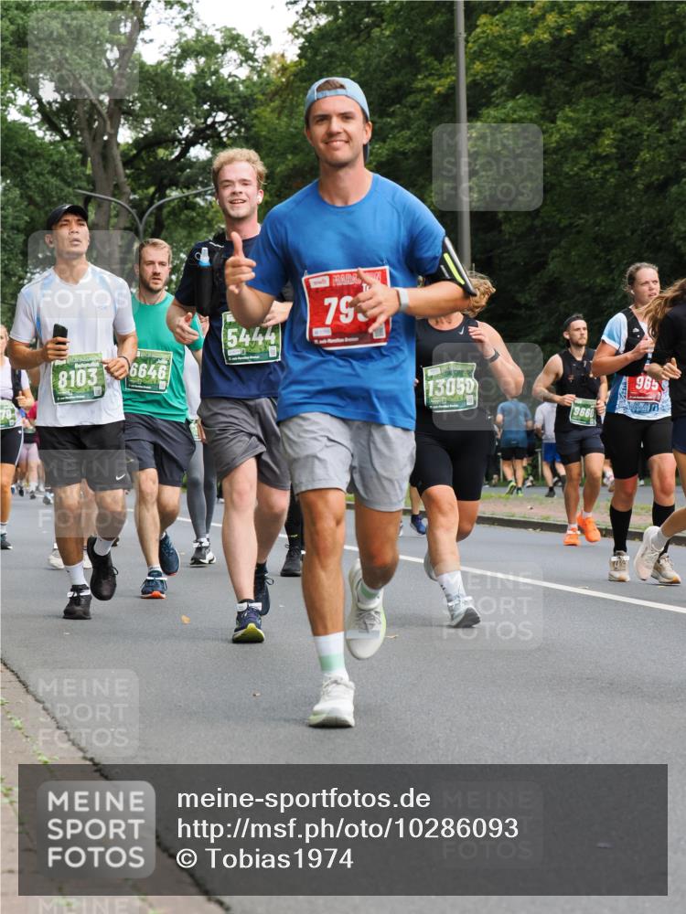 13.09.2026 - 21. swb-Marathon Bremen TobiasT http://msf.ph/oto/10286093 13.09.2026 12:16:42 Laufen 8103, 6646, 5444, 79, 13050, 9660, 965 meine-sportfotos.de
