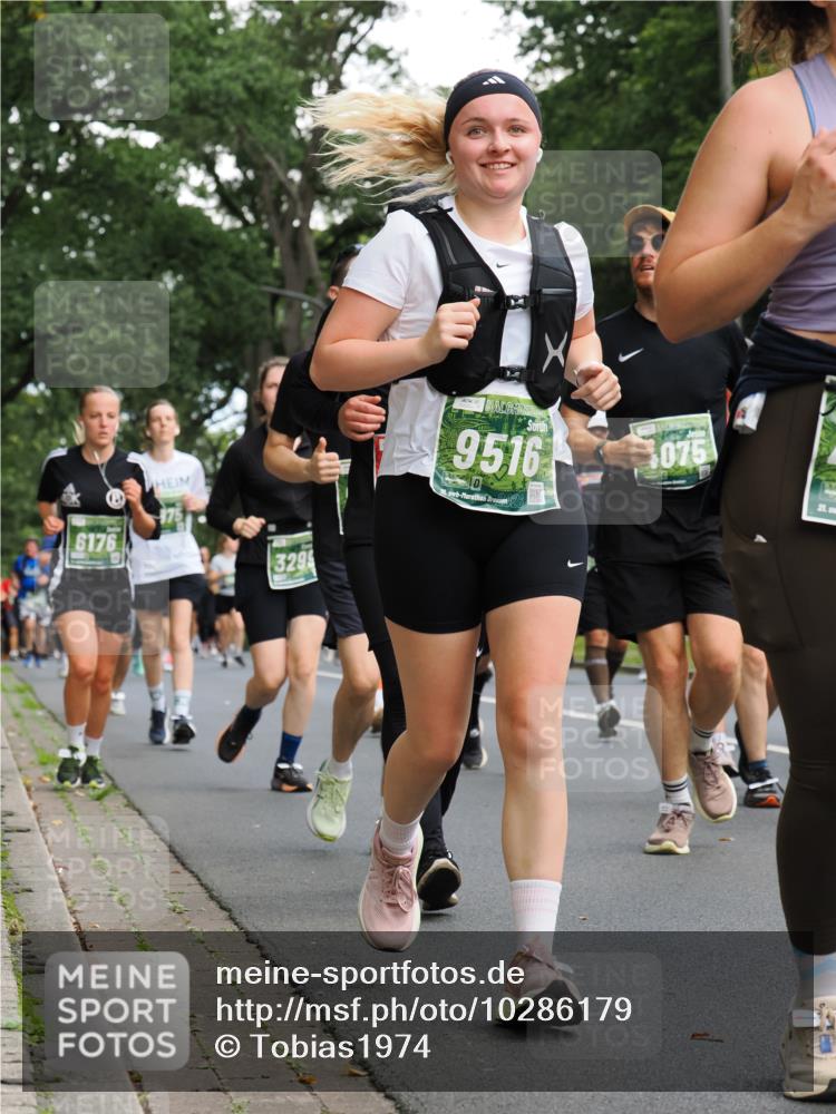 13.09.2026 - 21. swb-Marathon Bremen TobiasT http://msf.ph/oto/10286179 13.09.2026 12:16:58 Laufen 6176, 329, 9516, 21, 075, 21 meine-sportfotos.de