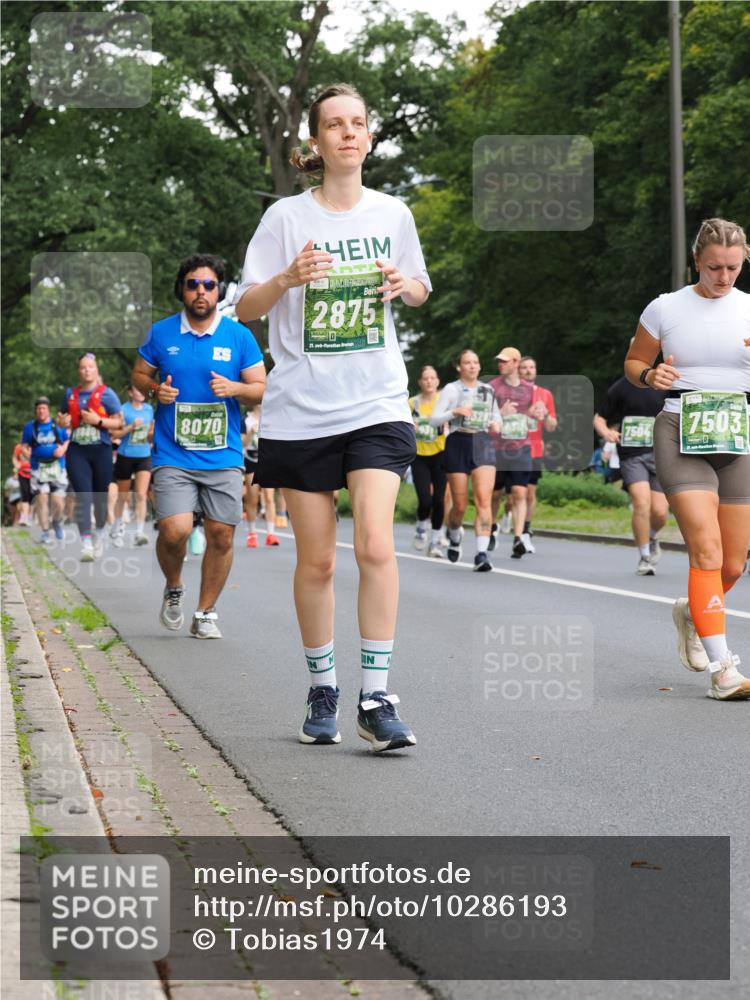 13.09.2026 - 21. swb-Marathon Bremen TobiasT http://msf.ph/oto/10286193 13.09.2026 12:17:01 Laufen 8070, 2875, 21, 20, 7504, 7503 meine-sportfotos.de