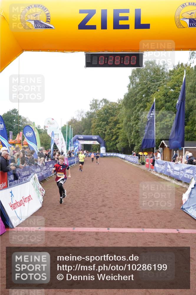 13.09.2026 - Airport Race Dennis Weichert http://msf.ph/oto/10286199 13.09.2026 10:28:33 Ziel 5022, 5023, 5094 meine-sportfotos.de