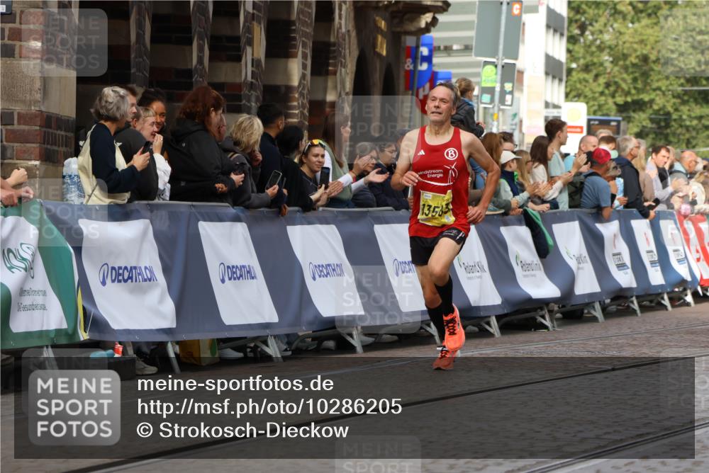 13.09.2026 - 21. swb-Marathon Bremen Strokosch-Dieckow http://msf.ph/oto/10286205 13.09.2026 10:35:36 Ziel 10261, 10262, 10994, 11068, 11176, 11345, 11512, 13505, 13514, 13540, 13560, 13590, 13619, 13558 meine-sportfotos.de